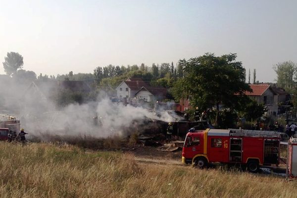 Požar romske kuce 2015 krnjaca