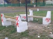 Uništen parkić u Borči kod Kockice, LOBI