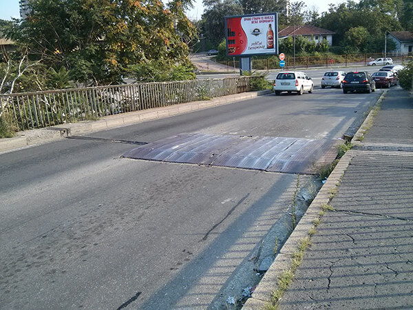 Ležeći policajac na Pančevačkom mostu