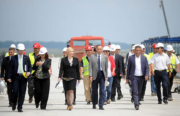 Zorana Mihajlović opet obilazi most Zemun - Borča - 2014