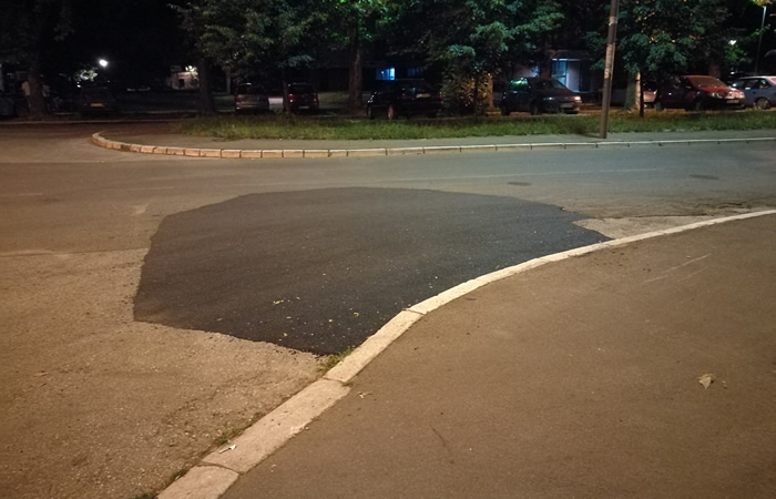Asfaltirana rupa u Borči, LOBI